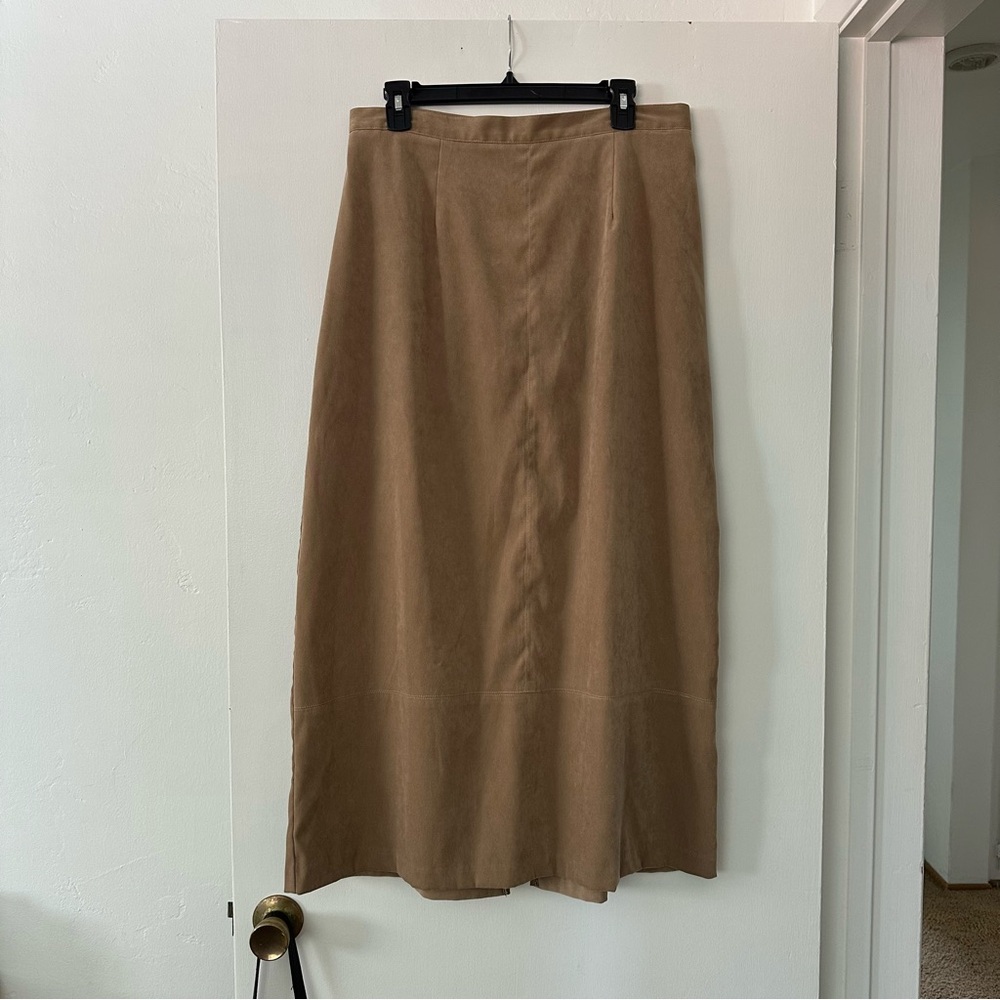 Elegant Tan Maxi Skirt - Picture 4 of 6